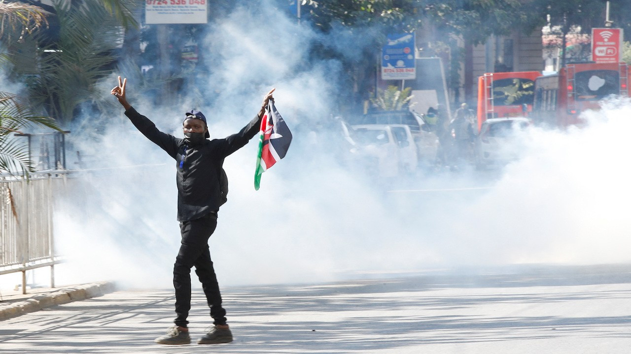 Kenya’da eylemler sonuç verdi: Hükümet vergi artışından geri adım attı